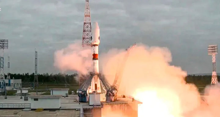 প্রায় ৫০ বছরের মধ্যে চাঁদে প্রথম প্রোব পাঠিয়েছে রাশিয়া