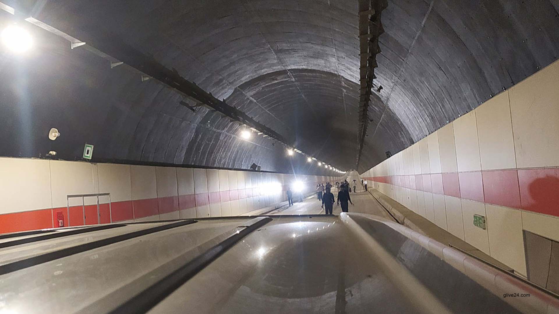 বঙ্গবন্ধু টানেলের শতভাগ কাজ সম্পন্ন