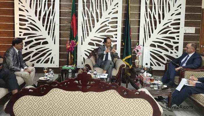 রাজনৈতিক দলগুলো এক টেবিলে বসা উচিত : সিইসি