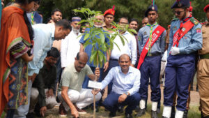 প্রতিটি বাড়িতে অন্তত ২টি গাছ লাগান: মেয়র আতিক