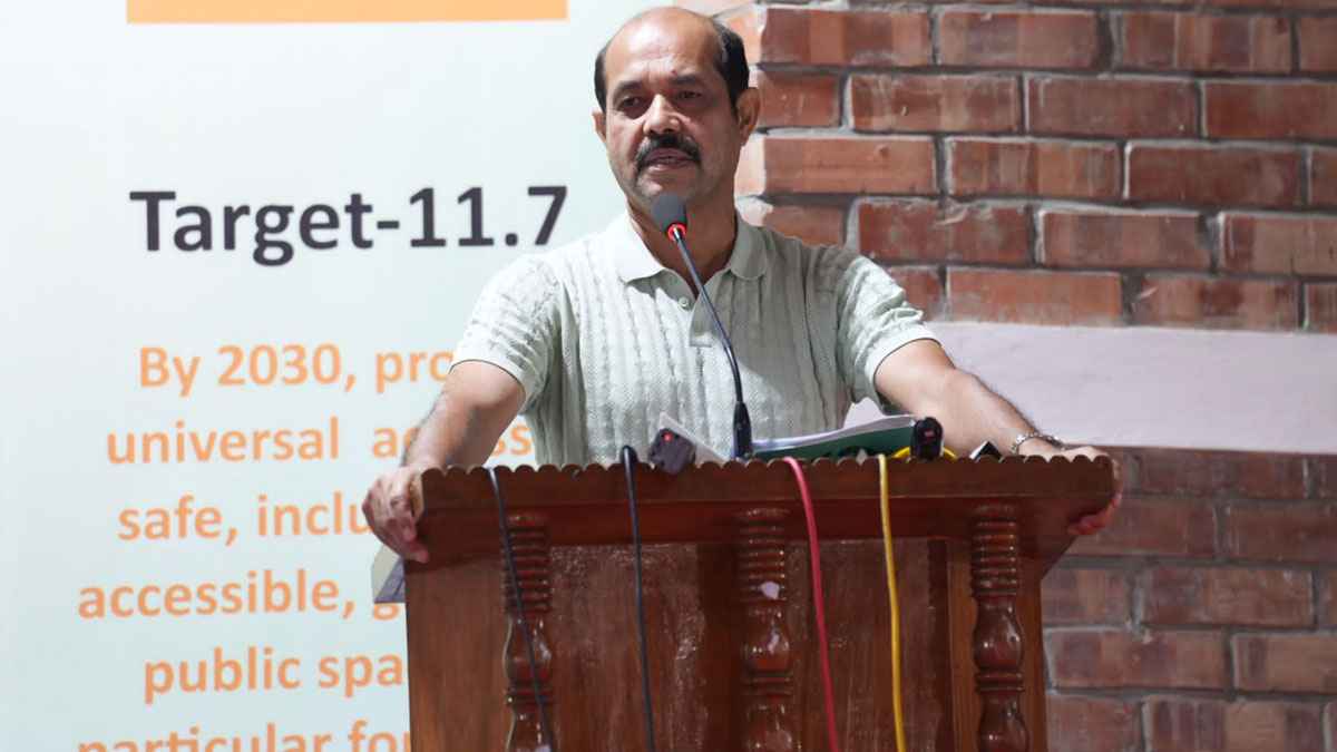 প্রতিটি বাড়িতে অন্তত ২টি গাছ লাগান: মেয়র আতিক