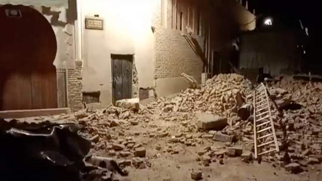 মরক্কোয় ভূমিকম্পে মৃতের সংখ্যা বেড়ে ২৮০০ গ্রামবাসীর ৪র্থ রাতও কাটল রাস্তায় 1 মরক্কোয় ভূমিকম্পে মৃতের সংখ্যা বেড়ে ২৮০০ গ্রামবাসীর ৪র্থ রাতও কাটল রাস্তায়