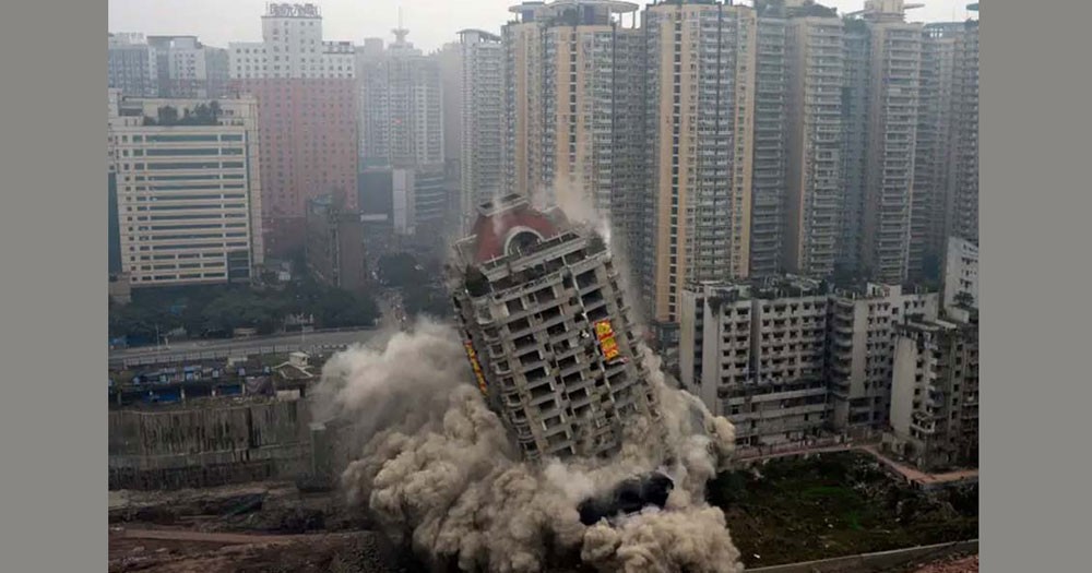 কেনার লোক নেই, বহুতল অনেক ভবন ভেঙে ফেলছে চীন! 2 কেনার লোক নেই, বহুতল অনেক ভবন ভেঙে ফেলছে চীন!