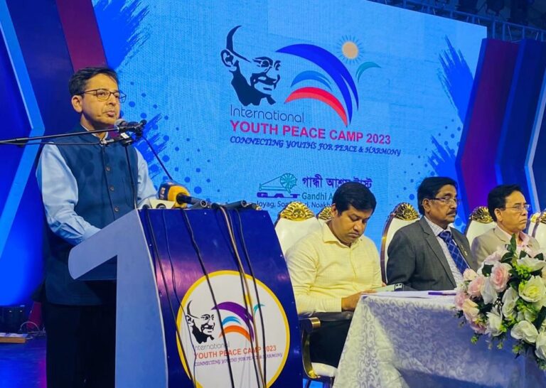 কোনো কারণই সহিংসতাকে ন্যায্যতা দেয় না ভারতীয় রাষ্ট্রদূত ১ কোনো কারণই সহিংসতাকে ন্যায্যতা দেয় না : ভারতীয় রাষ্ট্রদূত