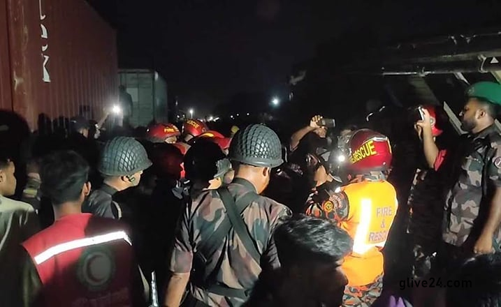 ভৈরবে রেল দুর্ঘটনা : পূর্বাঞ্চল রেলপথে রেল চলাচল স্বাভাবিক 2 ভৈরবে রেল দুর্ঘটনা : পূর্বাঞ্চল রেলপথে রেল চলাচল স্বাভাবিক