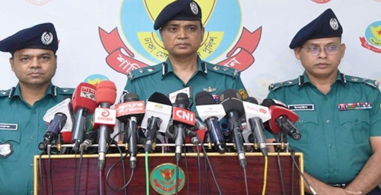 ছাত্র-জনতার আন্দোলন দমাতে লাইসেন্সকৃত অস্ত্র ব্যবহার করা হয়েছিল: ডিএমপি কমিশনার