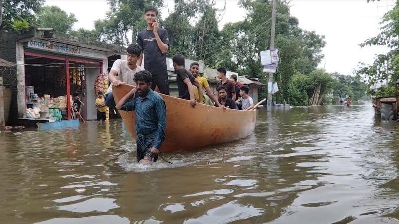 মাটি না পেয়ে কলার ভেলায় ভাসিয়ে দেওয়া হয়েছে, চিরকুটে দাফনের জন্য অনুরোধ