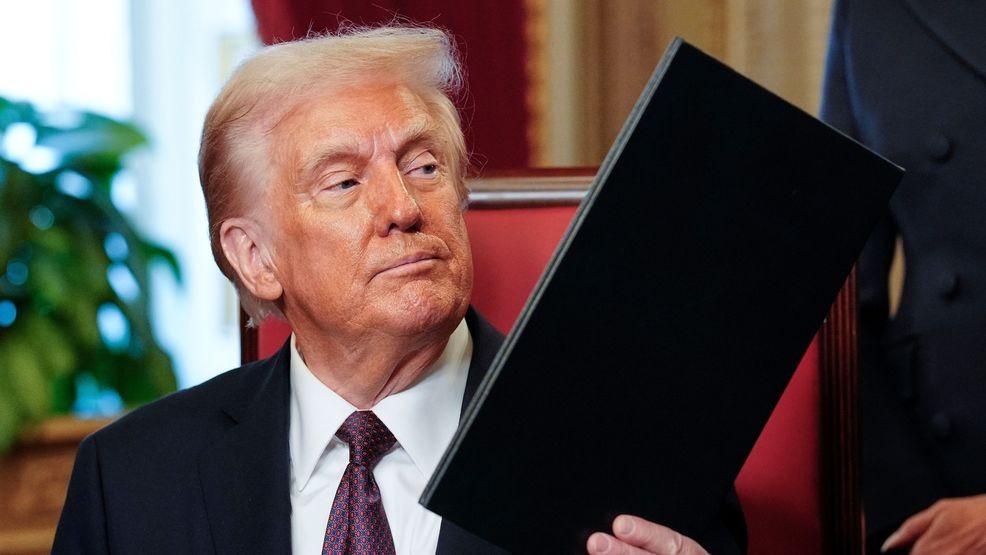 পররাষ্ট্র নীতি প্রচারের দায়িত্বে থাকা সংস্থার কার্যক্রম হ্রাস সংক্রান্ত আদেশে ট্রাম্পের স্বাক্ষর