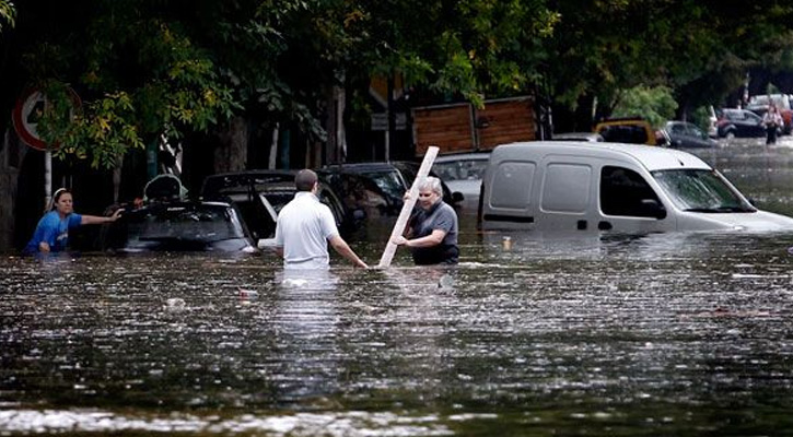আর্জেন্টিনায় বন্যায় মৃতের সংখ্যা বেড়ে ১৬, নিখোঁজ ২