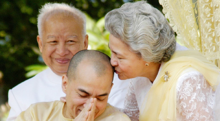 কম্বোডিয়ার রাজা ও তার মা স্বাস্থ্য পরীক্ষার জন্য চীন সফরে