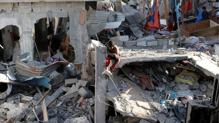 গাজায় ইসরাইলি বিমান হামলায় ৪১৩ জন নিহত