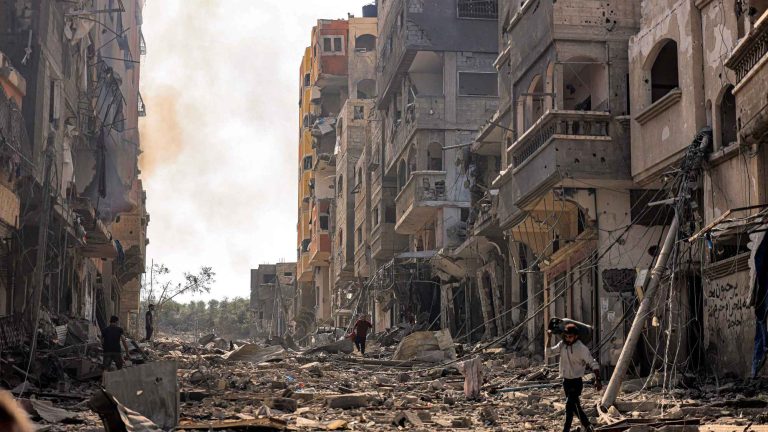 গাজায় ইসরাইলের হামলায় নিহত ১২১ জন