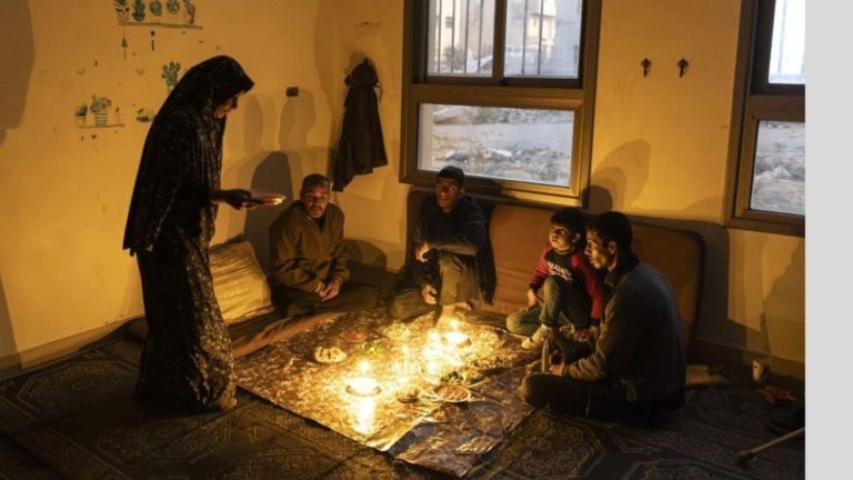 গাজায় বিদ্যুৎ বিচ্ছিন্ন করায় ইসরাইলের নিন্দা সৌদি আরব ও কাতারের