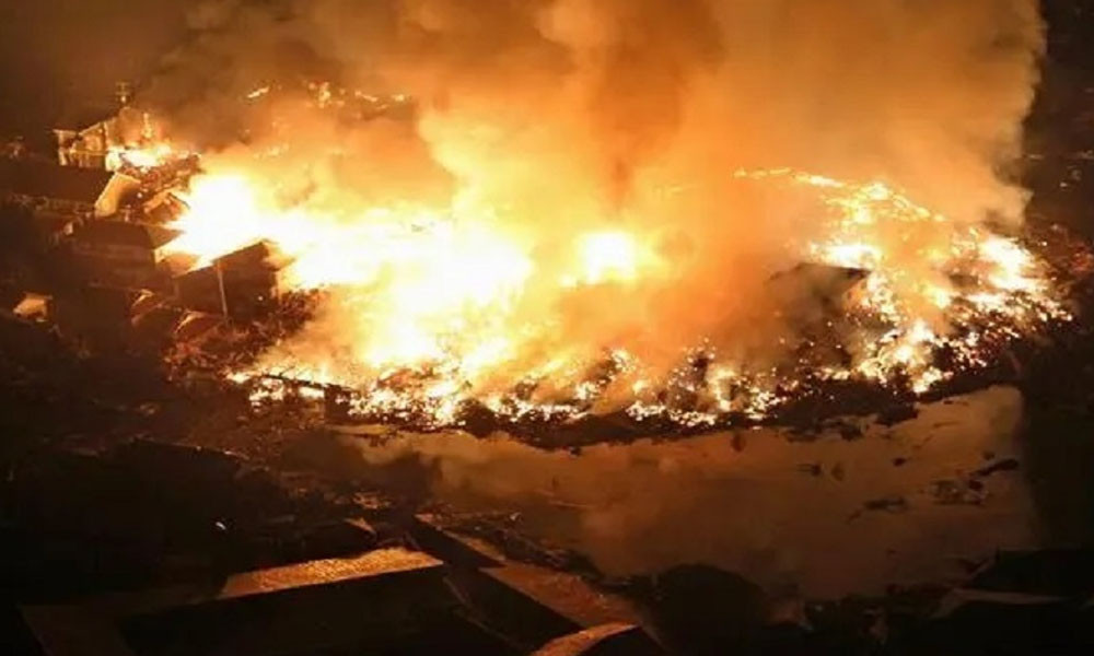 জাপানে ভয়াবহ দাবানল জাপানে ভয়াবহ দাবানল: হাজারো মানুষকে সরিয়ে নেওয়া হচ্ছে