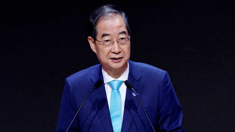 দক্ষিণ কোরিয়ার আদালতে প্রধানমন্ত্রীর অভিশংসন খারিজ, পুনর্বহাল হলেন হান ডাক-সুর : ইয়োনহাপ