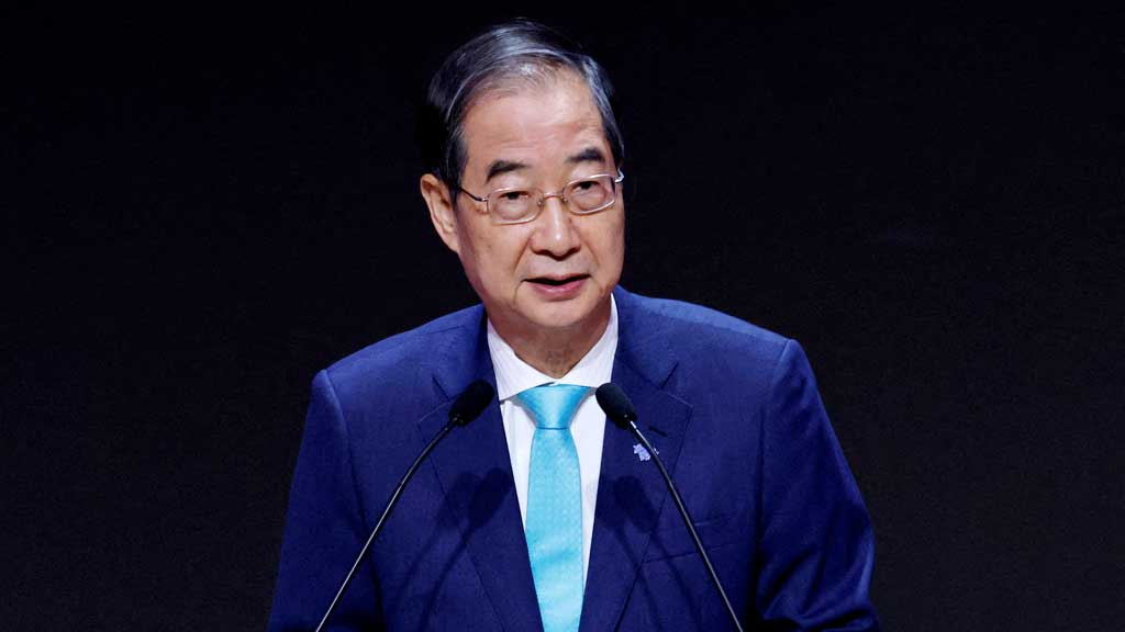 দক্ষিণ কোরিয়ার আদালতে প্রধানমন্ত্রীর অভিশংসন খারিজ, পুনর্বহাল হলেন হান ডাক-সুর : ইয়োনহাপ