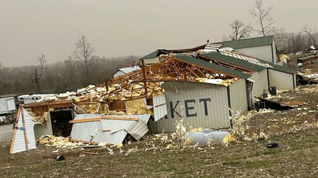 যুক্তরাষ্ট্রে টর্নেডোর আঘাতে ২৭ জনের মৃত্যু, বহু আহত