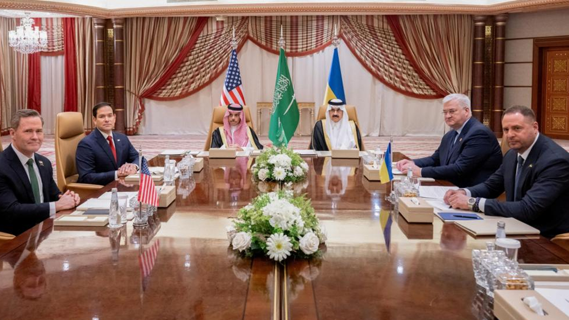 যুক্তরাষ্ট্রের যুদ্ধবিরতির প্রস্তাবে সম্মত ইউক্রেন