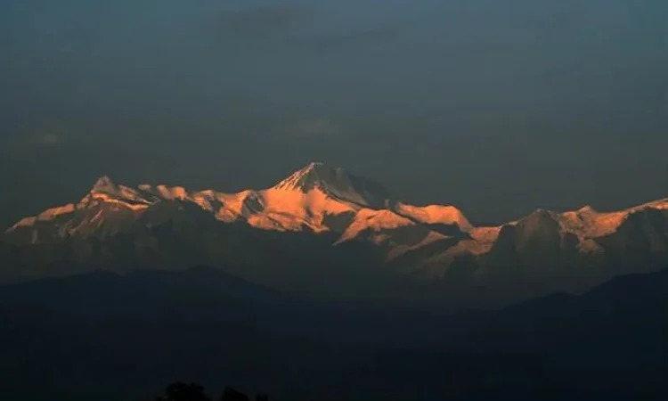 অন্নপূর্ণা তুষারধসে দুই নেপালি পর্বতারোহী ভেসে গেছেন