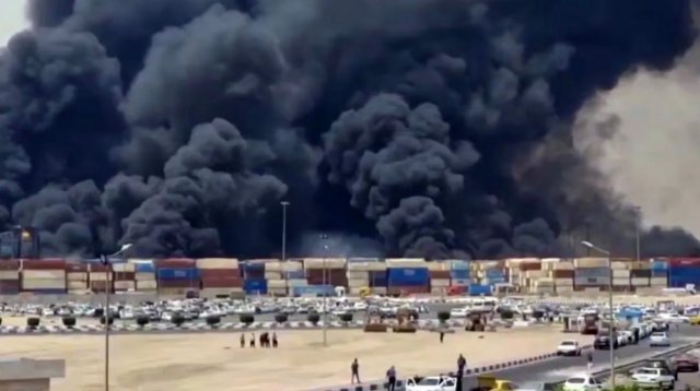 ইরানের বন্দরে ভয়াবহ বিস্ফোরণ: নিহত ১৮, আহত শতাধিক, আগুন নিয়ন্ত্রণে হিমশিম