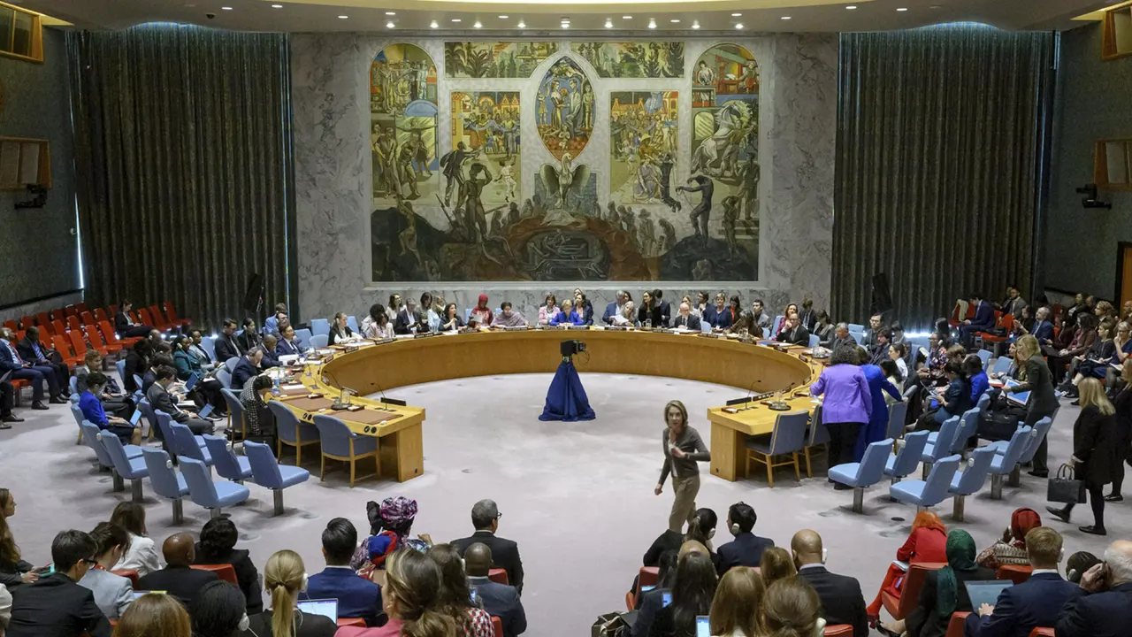 কাশ্মীর ইস্যুতে জাতিসংঘকে ‘ভারতকে সংযত করার’ আহ্বান শাহবাজের