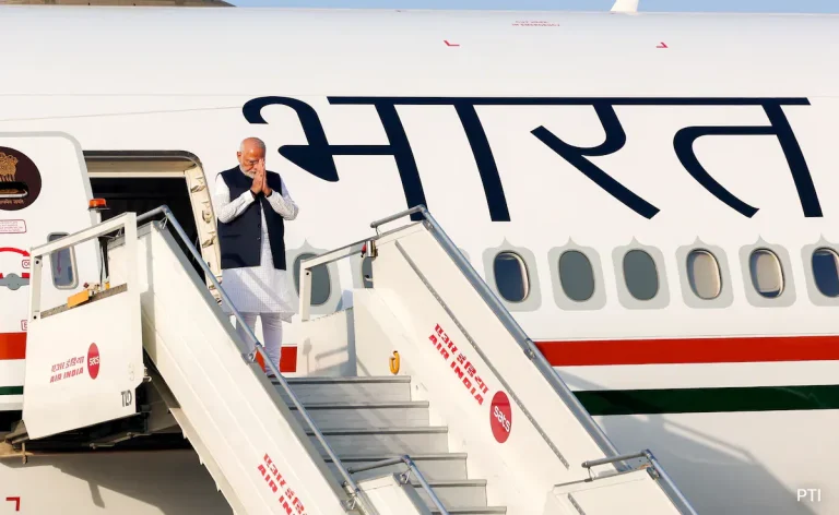 কাশ্মীর হামলার পর ফেরার পথে পাকিস্তানের আকাশসীমা এড়িয়ে গেল মোদির বিমান