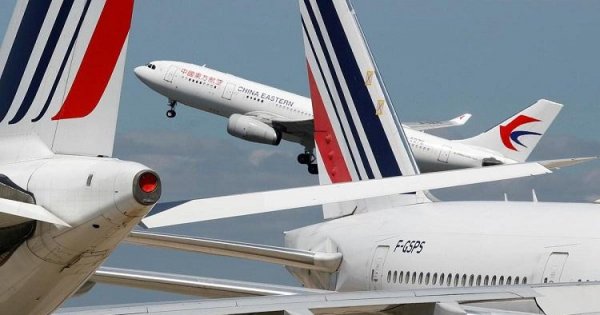 চীনের উত্তরে তীব্র ঝড়ে শত শত ফ্লাইট বাতিল, স্থগিত রেল যোগাযোগ