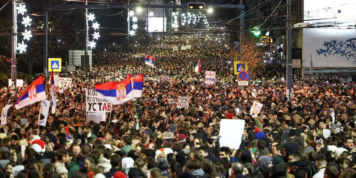 বিক্ষোভের মাঝেই সার্বিয়ায় গঠিত হচ্ছে নতুন সরকার