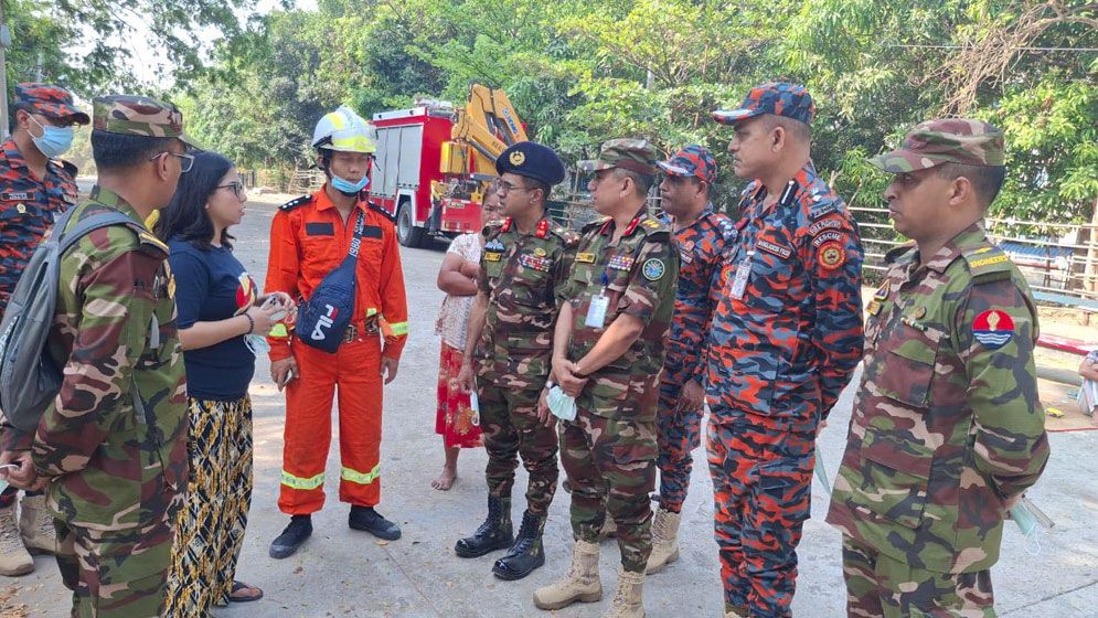 মিয়ানমারে বাংলাদেশ সশস্ত্র বাহিনীর নেতৃত্বে উদ্ধার ও চিকিৎসা কার্যক্রম অব্যাহত