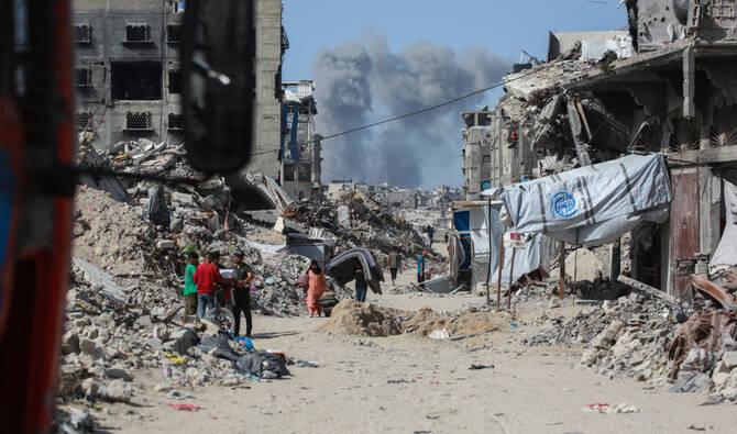 গাজায় ইসরাইলি বিমান হামলায় ৫২ জন নিহত: বেসামরিক প্রতিরক্ষা সংস্থা