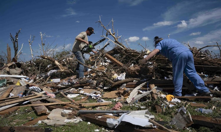 যুক্তরাষ্ট্রের দক্ষিণ-মধ্যাঞ্চলে ভয়াবহ টর্নেডো, ২৭ জনের মৃত্যু