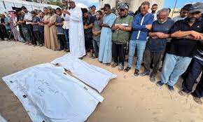 গাজায় ত্রাণকেন্দ্রের কাছে ইসরাইলি হামলায় নিহত ২৬