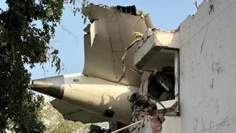 জ্বালানি সরবরাহ বন্ধ থাকাই এয়ার ইন্ডিয়া দুর্ঘটনার মূল কারণ: তদন্ত প্রতিবেদন