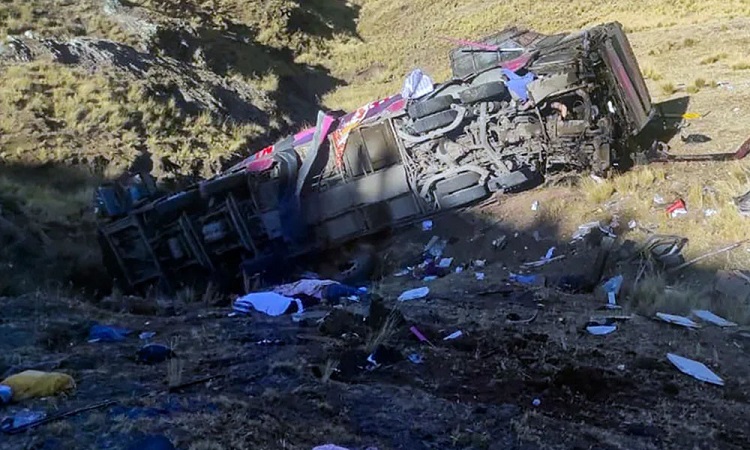 পেরুতে বাস দুর্ঘটনায় নিহত ১৫, আহত ৩০