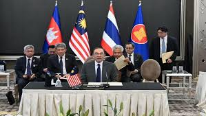 মালয়েশিয়ার মধ্যস্থতায় থাইল্যান্ড ও কম্বোডিয়ার ‘নিঃশর্ত’ যুদ্ধবিরতিতে সম্মতি