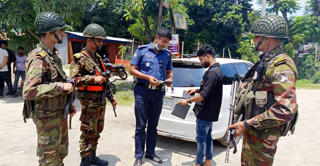 চাঁদপুরের হাজীগঞ্জে যানবাহনে যৌথ বাহিনীর তল্লাশি, জরিমানা ১ লাখ ৩৫ হাজার টাকা চাঁদপুরের হাজীগঞ্জে যানবাহনে যৌথ বাহিনীর তল্লাশি, জরিমানা ১ লাখ ৩৫ হাজার টাকা