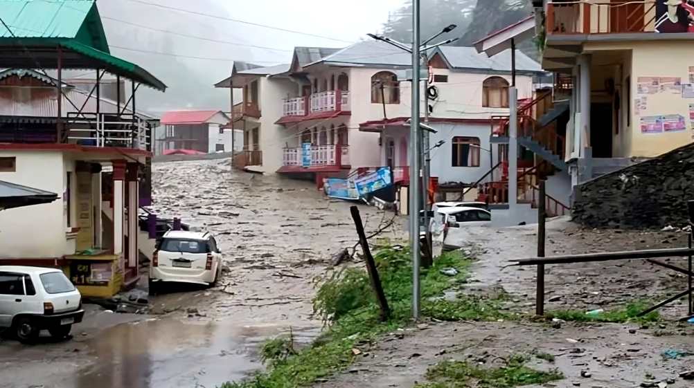 ভারতের কাশ্মীরে বন্যায় ৬০ জনের প্রাণহানি