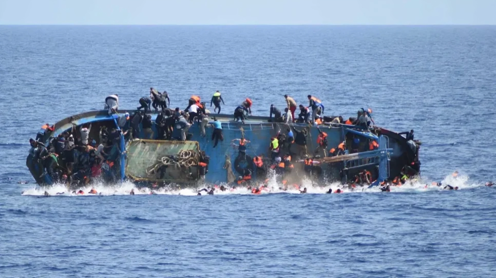 ইতালি যাওয়ার পথে নৌকাডুবিতে ২৬ অভিবাসীর মর্মান্তিক মৃত্যু