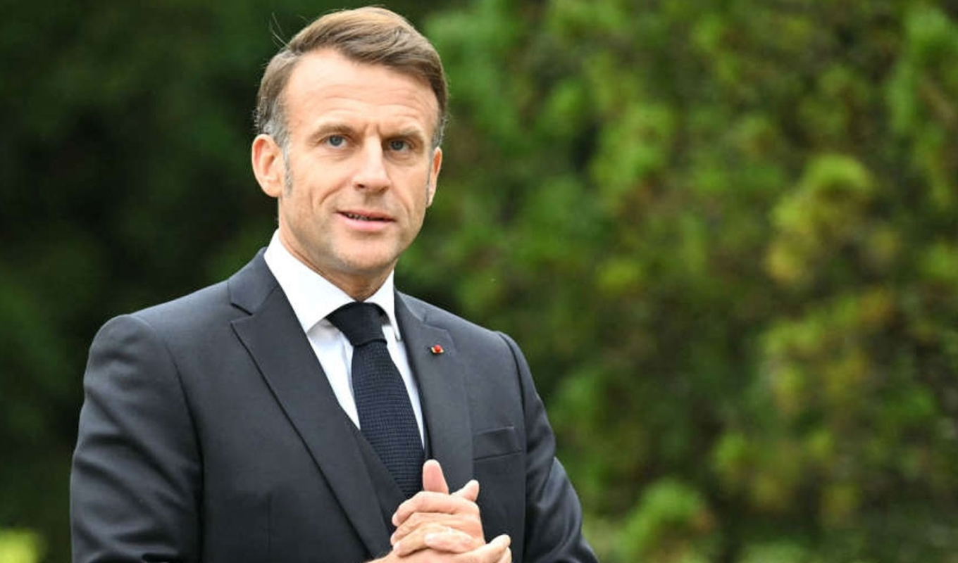 অস্থির ফ্রান্সে ৪৮ ঘণ্টার মধ্যে নতুন প্রধানমন্ত্রী নিয়োগ করবেন ম্যাক্রোঁ