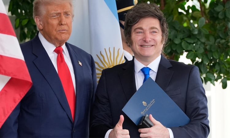 মাইলি নির্বাচনে হেরে গেলে আর্জেন্টিনায় সহায়তা বন্ধের হুঁশিয়ারি ট্রাম্পের