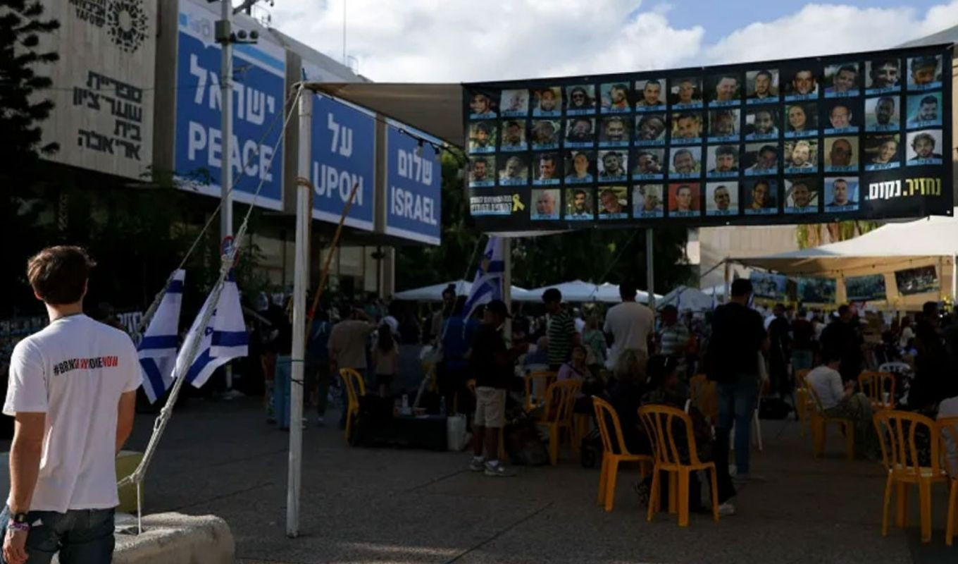 আজ জীবিত সব বন্দিকে মুক্তি দেওয়া হবে