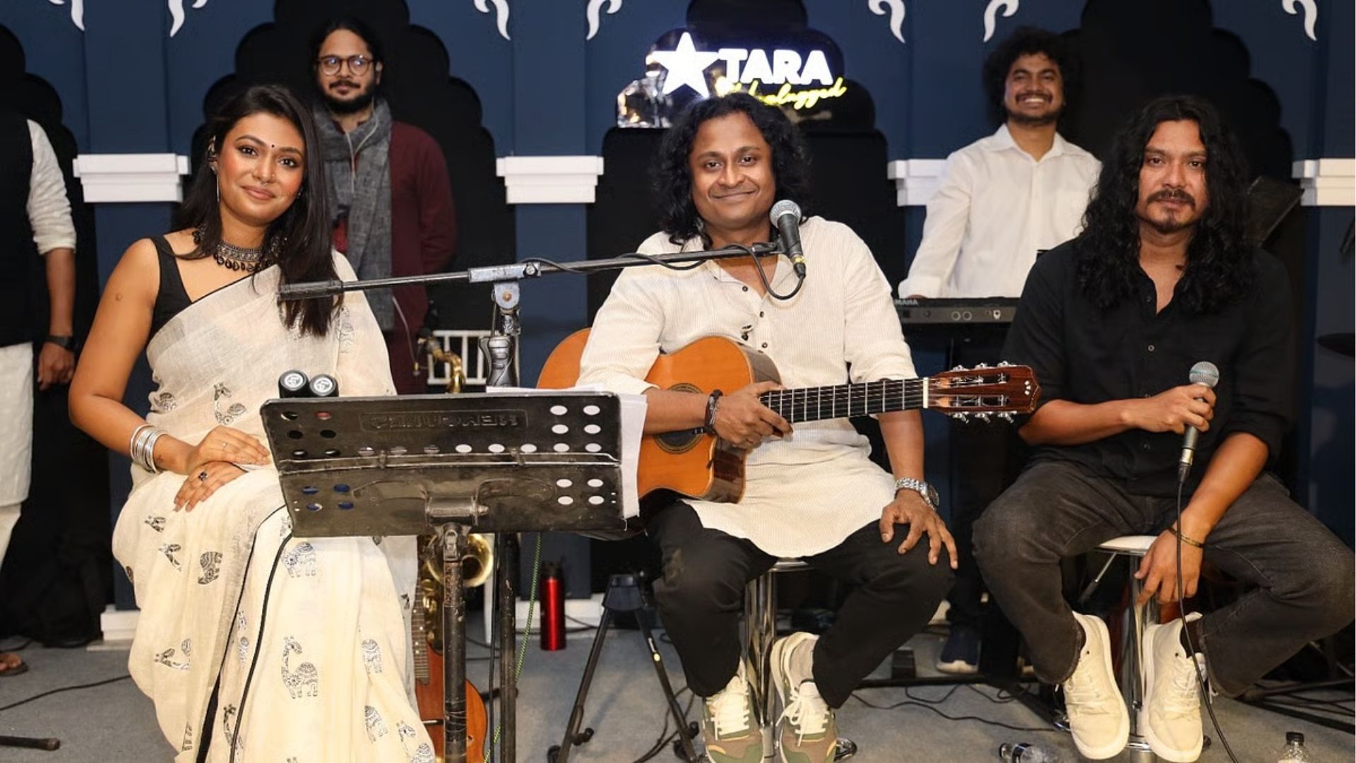 ‘তারা আনপ্লাগড’: নতুন প্রজন্মের শিল্পীদের কণ্ঠে বাংলার সোনালি সুর 1 কণ্ঠে বাংলার সোনালি সুর