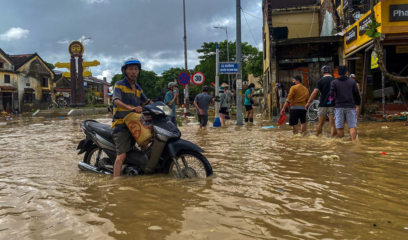 41 killed and 9 missing in Vietnam floods মধ্য ভিয়েতনামে বন্যায় ৪১ জনের মৃত্যু, ৯ জন নিখোঁজ