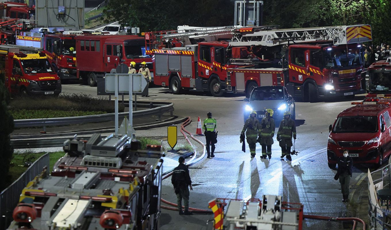 Death Toll from Hong Kong Fire Rises to 94 হংকংয়ে আবাসিক কমপ্লেক্সে ভয়াবহ আগুন: নিহতের সংখ্যা বেড়ে ৯৪
