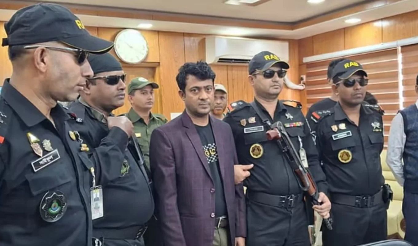 Misappropriating Tk 9 crore through loan fraud নোয়াখালীতে আনসার-ভিডিপি ব্যাংকের ৯ কোটি টাকার আত্মসাতে সাবেক ব্যবস্থাপক গ্রেপ্তার