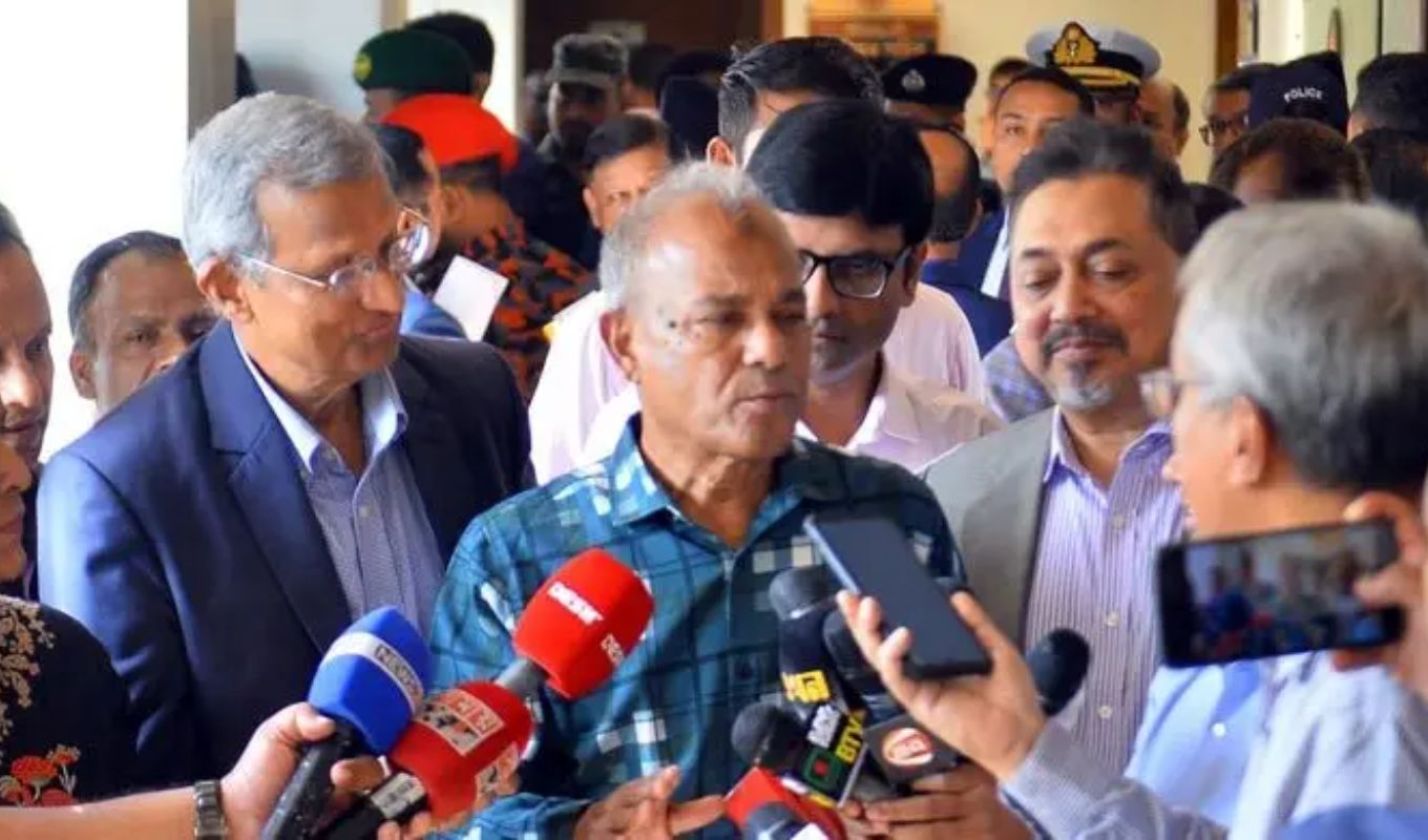 No Risk of Unrest on Victory Day Parade Will Not Take Place Again বিজয় দিবসে অস্থিরতার শঙ্কা নেই, প্যারেডও হচ্ছে না: স্বরাষ্ট্র উপদেষ্টা