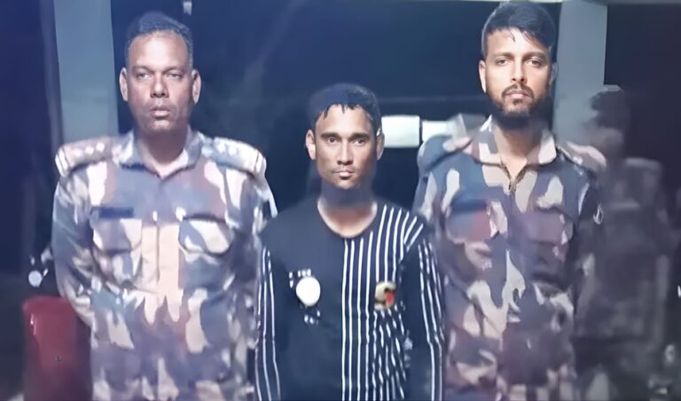 Rohingya Youth Arrested with Over One Lakh Yaba Tablets on Teknaf Border টেকনাফ সীমান্তে ১ লাখ ২০ হাজার ইয়াবা জব্দ