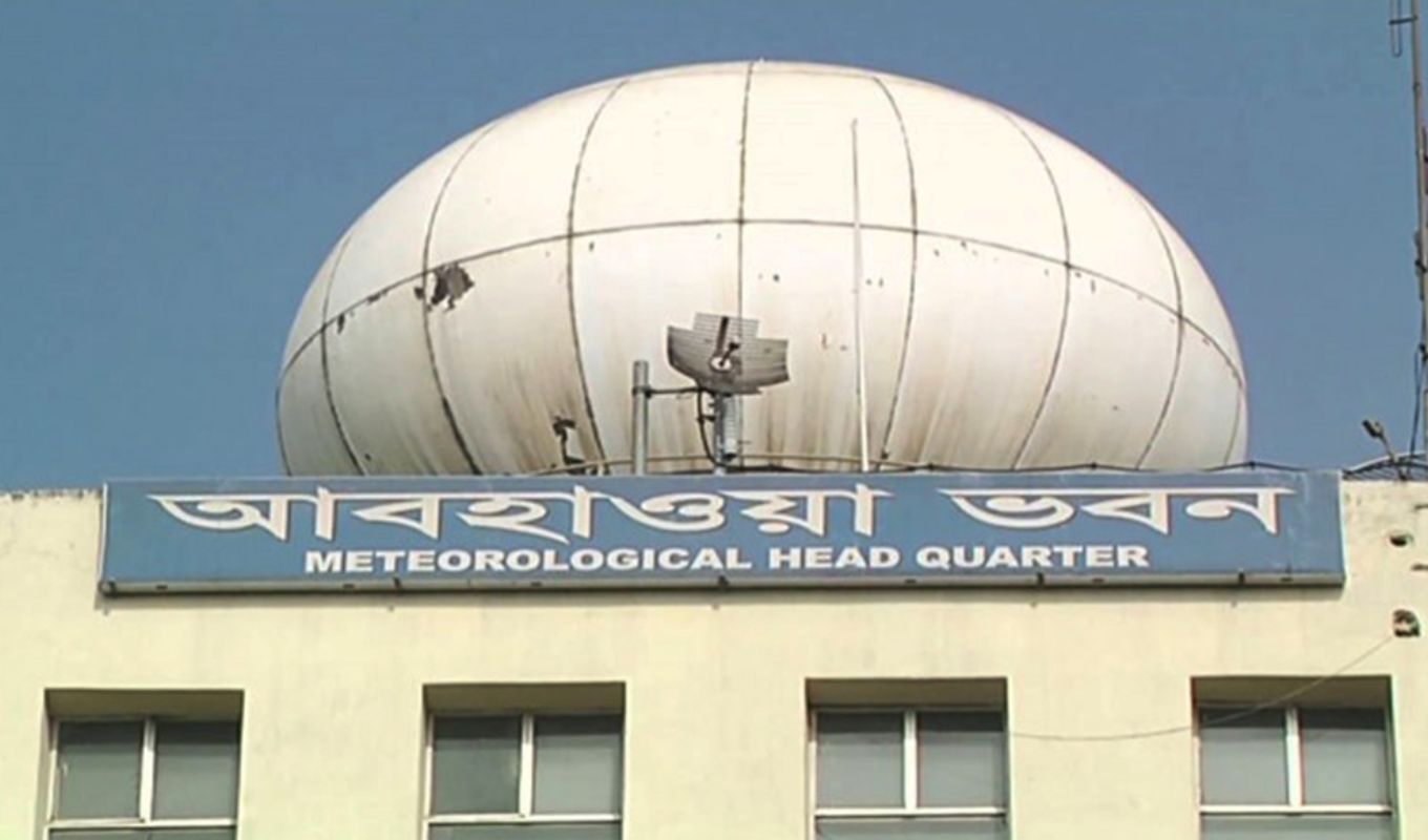 The warning issued by the meteorological office regarding the temperature ঘূর্ণিঝড় ‘ডিটওয়াহ’ ও দেশের আবহাওয়ার সর্বশেষ পরিস্থিতি