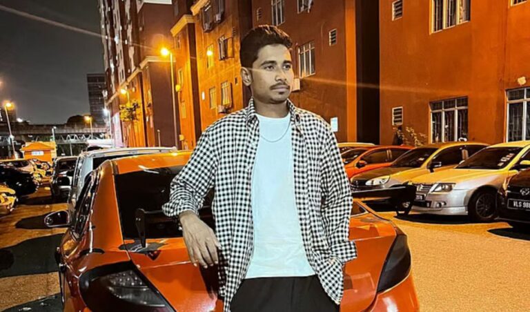 Young man appears at police station with machete after killing friend in Mymensingh ত্রিশালে বন্ধুকে খুনের পর অস্ত্রসহ থানায় যুবক, মালয়েশিয়া ফেরা হলো না ফাহিমের