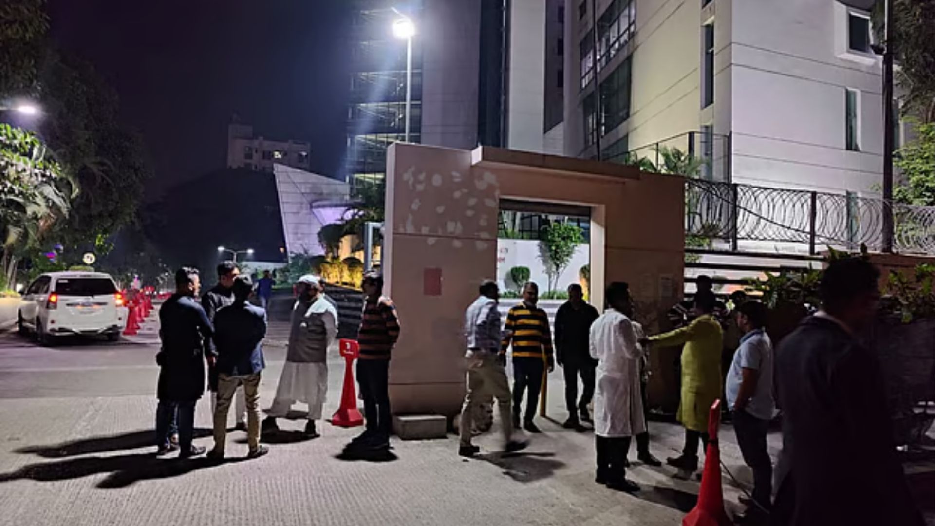 এভারকেয়ারে বিএনপি নেতাদের উপস্থিতি